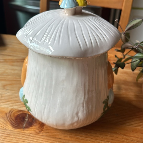 Vintage Mushroom Ceramic Canister - Picture 5 of 12